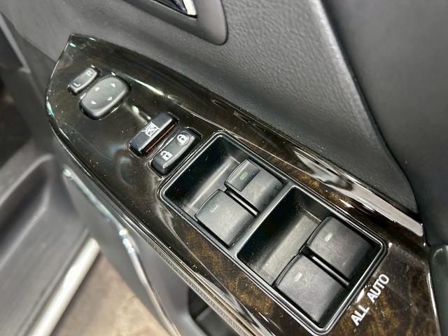 アルファード 240S タイプゴールド (禁煙車)(後期型)(ハーフレザー)(両側パワスラ)(フリップダウンモニター)(純正HDDナビ)(バックカメラ)(クルーズコントロール)(パワーバックドア)(ビルトインETC)(純正18インチAW)(49枚目)