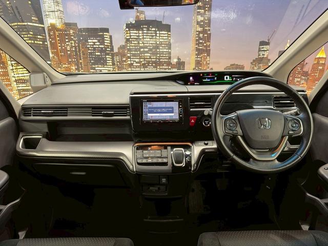 ステップワゴンスパーダ スパーダハイブリッド　Ｇ　ホンダセンシング　（禁煙車）（後期型）（両側パワースライド）（純正ナビ）（バックカメラ）（レーダークルーズ）（オートブレーキホールド）（ビルトインＥＴＣ）（ＬＥＤヘッド）（Ｂｌｕｅｔｏｏｔｈ対応）（純正１６インチＡＷ）（5枚目）