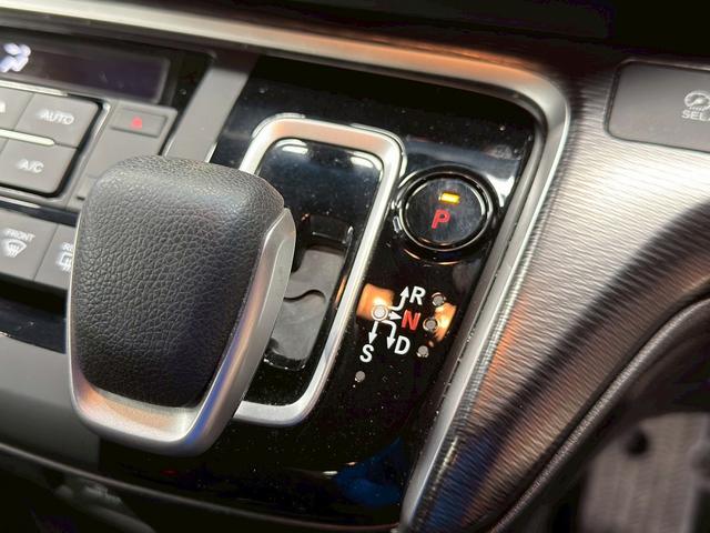 ステップワゴンスパーダ スパーダハイブリッド　Ｇ　ホンダセンシング　（禁煙車）（後期型）（両側パワースライド）（純正ナビ）（バックカメラ）（レーダークルーズ）（オートブレーキホールド）（ビルトインＥＴＣ）（ＬＥＤヘッド）（Ｂｌｕｅｔｏｏｔｈ対応）（純正１６インチＡＷ）（32枚目）