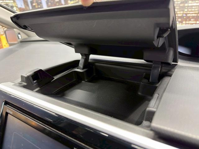 ステップワゴンスパーダ スパーダハイブリッド　Ｇ　ホンダセンシング　（禁煙車）（後期型）（両側パワースライド）（純正ナビ）（バックカメラ）（レーダークルーズ）（オートブレーキホールド）（ビルトインＥＴＣ）（ＬＥＤヘッド）（Ｂｌｕｅｔｏｏｔｈ対応）（純正１６インチＡＷ）（34枚目）