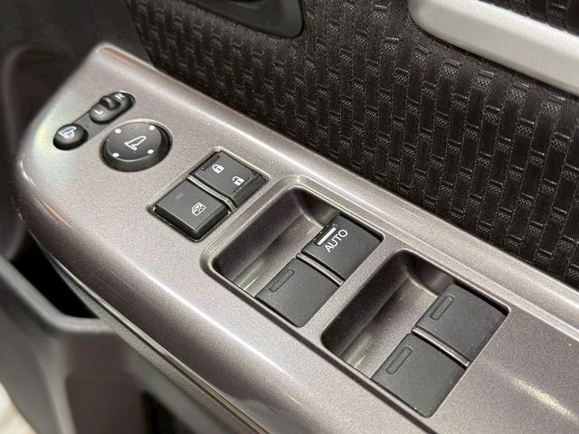 ステップワゴンスパーダ スパーダハイブリッド　Ｇ　ホンダセンシング　（禁煙車）（後期型）（両側パワースライド）（純正ナビ）（バックカメラ）（レーダークルーズ）（オートブレーキホールド）（ビルトインＥＴＣ）（ＬＥＤヘッド）（Ｂｌｕｅｔｏｏｔｈ対応）（純正１６インチＡＷ）（38枚目）