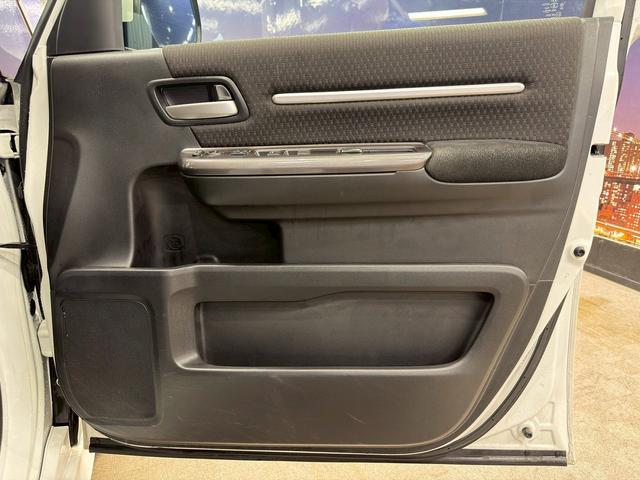 ステップワゴンスパーダ スパーダハイブリッド　Ｇ　ホンダセンシング　（禁煙車）（後期型）（両側パワースライド）（純正ナビ）（バックカメラ）（レーダークルーズ）（オートブレーキホールド）（ビルトインＥＴＣ）（ＬＥＤヘッド）（Ｂｌｕｅｔｏｏｔｈ対応）（純正１６インチＡＷ）（40枚目）