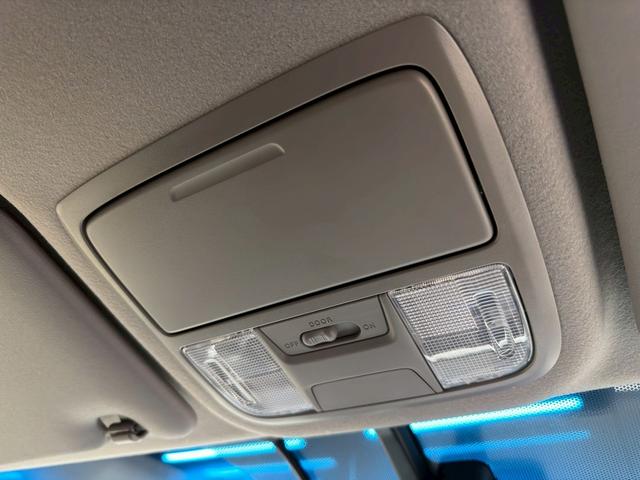 ステップワゴンスパーダ スパーダハイブリッド　Ｇ　ホンダセンシング　（禁煙車）（後期型）（両側パワースライド）（純正ナビ）（バックカメラ）（レーダークルーズ）（オートブレーキホールド）（ビルトインＥＴＣ）（ＬＥＤヘッド）（Ｂｌｕｅｔｏｏｔｈ対応）（純正１６インチＡＷ）（49枚目）