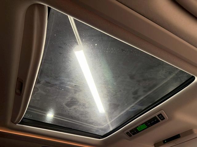 アルファード ２４０Ｓ　Ｃパッケージ　（禁煙車）（後期型）（７人乗り）（両側パワースライドドア）（ツインムーンルーフ）（純正ＳＤナビ）（ケンスタイルエアロ）（パワーバックドア）（クリアランスソナー）（クルーズコントロール）（8枚目）