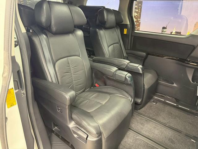 アルファード ２４０Ｓ　Ｃパッケージ　（禁煙車）（後期型）（７人乗り）（両側パワースライドドア）（ツインムーンルーフ）（純正ＳＤナビ）（ケンスタイルエアロ）（パワーバックドア）（クリアランスソナー）（クルーズコントロール）（22枚目）