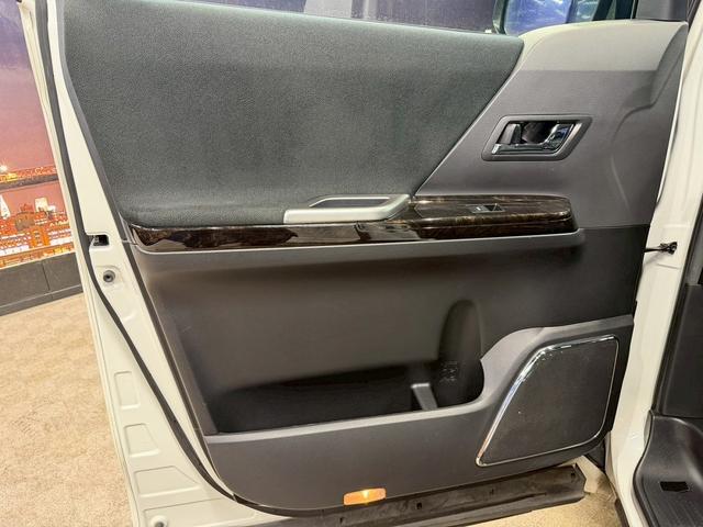アルファード ２４０Ｓ　Ｃパッケージ　（禁煙車）（後期型）（７人乗り）（両側パワースライドドア）（ツインムーンルーフ）（純正ＳＤナビ）（ケンスタイルエアロ）（パワーバックドア）（クリアランスソナー）（クルーズコントロール）（47枚目）