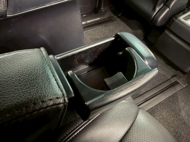 アルファード ２４０Ｓ　Ｃパッケージ　（禁煙車）（後期型）（７人乗り）（両側パワースライドドア）（ツインムーンルーフ）（純正ＳＤナビ）（ケンスタイルエアロ）（パワーバックドア）（クリアランスソナー）（クルーズコントロール）（48枚目）