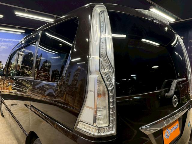 セレナ ハイウェイスターＳ－ＨＶアドバンスドセーフティパック　（禁煙車）（両側パワースライドドア）（８人乗り）（純正ＳＤナビ）（エマージェンシーブレーキ）（クルーズコントロール）（クリアランスソナー）（アラウンドビューカメラ）（フルセグ）（純正１６インチＡＷ）（42枚目）