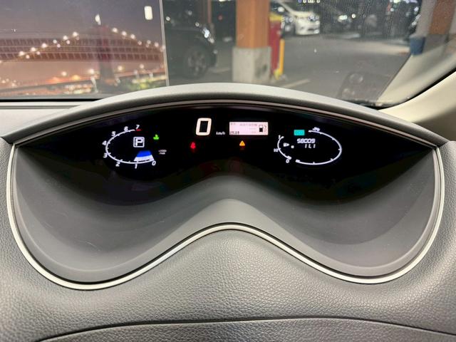 セレナ ハイウェイスターＳ－ＨＶアドバンスドセーフティパック　（禁煙車）（両側パワースライドドア）（８人乗り）（純正ＳＤナビ）（エマージェンシーブレーキ）（クルーズコントロール）（クリアランスソナー）（アラウンドビューカメラ）（フルセグ）（純正１６インチＡＷ）（46枚目）