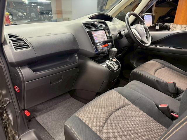 セレナ ハイウェイスターＳ－ＨＶアドバンスドセーフティパック　（禁煙車）（両側パワースライドドア）（８人乗り）（純正ＳＤナビ）（エマージェンシーブレーキ）（クルーズコントロール）（クリアランスソナー）（アラウンドビューカメラ）（フルセグ）（純正１６インチＡＷ）（55枚目）