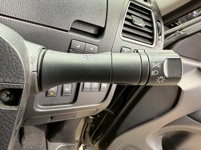 セレナ ハイウェイスターＳ－ＨＶアドバンスドセーフティパック　（禁煙車）（両側パワースライドドア）（８人乗り）（純正ＳＤナビ）（エマージェンシーブレーキ）（クルーズコントロール）（クリアランスソナー）（アラウンドビューカメラ）（フルセグ）（純正１６インチＡＷ）（66枚目）