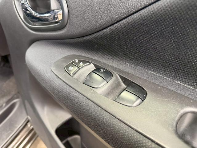 セレナ ハイウェイスターＳ－ＨＶアドバンスドセーフティパック　（禁煙車）（両側パワースライドドア）（８人乗り）（純正ＳＤナビ）（エマージェンシーブレーキ）（クルーズコントロール）（クリアランスソナー）（アラウンドビューカメラ）（フルセグ）（純正１６インチＡＷ）（68枚目）