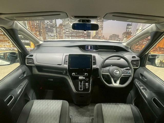 セレナ ハイウェイスターV ステップタイプ(禁煙車)(後期型)(プロパイロット)(レーダークルーズ)(クリアランスソナー)(両側パワースライドドア)(純正ナビ)(フルセグ)(8人乗り)(LEDヘッドライト)(純正16インチAW)(5枚目)