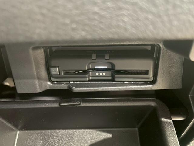 セレナ ハイウェイスターV ステップタイプ(禁煙車)(後期型)(プロパイロット)(レーダークルーズ)(クリアランスソナー)(両側パワースライドドア)(純正ナビ)(フルセグ)(8人乗り)(LEDヘッドライト)(純正16インチAW)(11枚目)