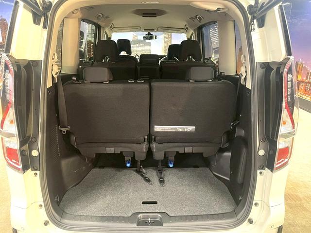 セレナ ハイウェイスターV ステップタイプ(禁煙車)(後期型)(プロパイロット)(レーダークルーズ)(クリアランスソナー)(両側パワースライドドア)(純正ナビ)(フルセグ)(8人乗り)(LEDヘッドライト)(純正16インチAW)(16枚目)