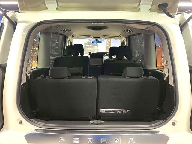 セレナ ハイウェイスターV ステップタイプ(禁煙車)(後期型)(プロパイロット)(レーダークルーズ)(クリアランスソナー)(両側パワースライドドア)(純正ナビ)(フルセグ)(8人乗り)(LEDヘッドライト)(純正16インチAW)(42枚目)