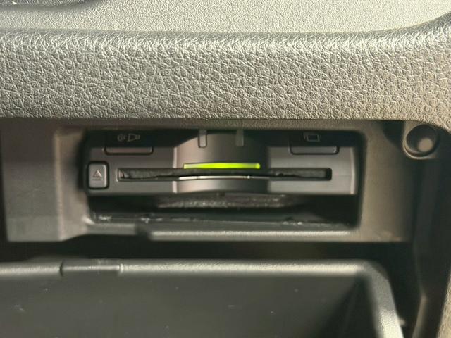 セレナ ハイウェイスター S-ハイブリッド エアロモード (禁煙車)(フリップダウンモニター)(アルパインナビ)(両側パワースライドドア)(クルーズコントロール)(アイドリングストップ)(ウォークスル)(ビルトインETC)(純正16インチAW)(12枚目)