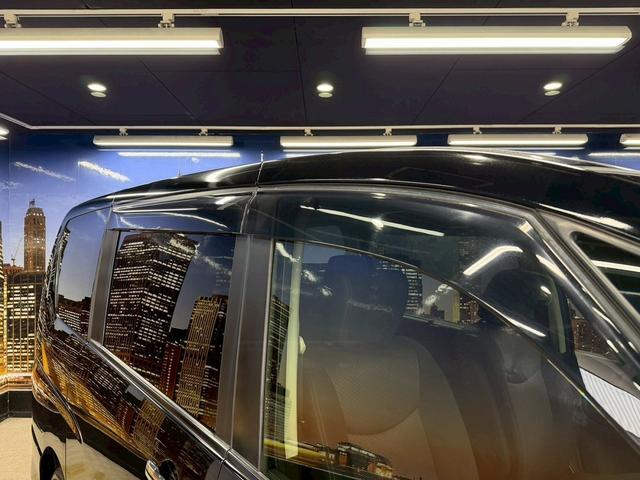 セレナ ハイウェイスター S-ハイブリッド エアロモード (禁煙車)(フリップダウンモニター)(アルパインナビ)(両側パワースライドドア)(クルーズコントロール)(アイドリングストップ)(ウォークスル)(ビルトインETC)(純正16インチAW)(16枚目)