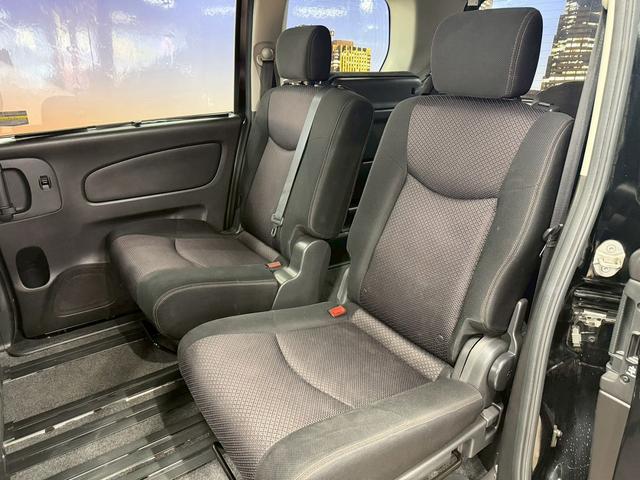 セレナ ハイウェイスター S-ハイブリッド エアロモード (禁煙車)(フリップダウンモニター)(アルパインナビ)(両側パワースライドドア)(クルーズコントロール)(アイドリングストップ)(ウォークスル)(ビルトインETC)(純正16インチAW)(29枚目)