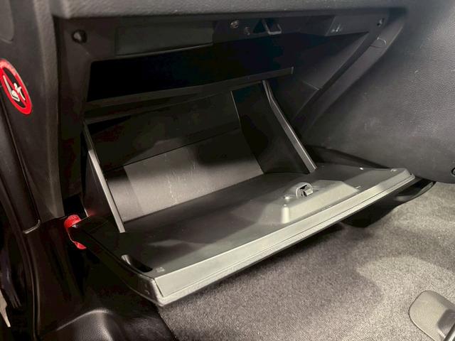 セレナ ハイウェイスター S-ハイブリッド エアロモード (禁煙車)(フリップダウンモニター)(アルパインナビ)(両側パワースライドドア)(クルーズコントロール)(アイドリングストップ)(ウォークスル)(ビルトインETC)(純正16インチAW)(34枚目)