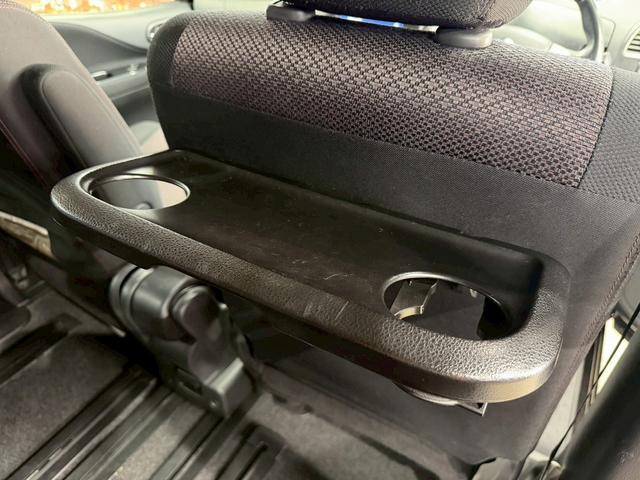 セレナ ハイウェイスター S-ハイブリッド エアロモード (禁煙車)(フリップダウンモニター)(アルパインナビ)(両側パワースライドドア)(クルーズコントロール)(アイドリングストップ)(ウォークスル)(ビルトインETC)(純正16インチAW)(39枚目)