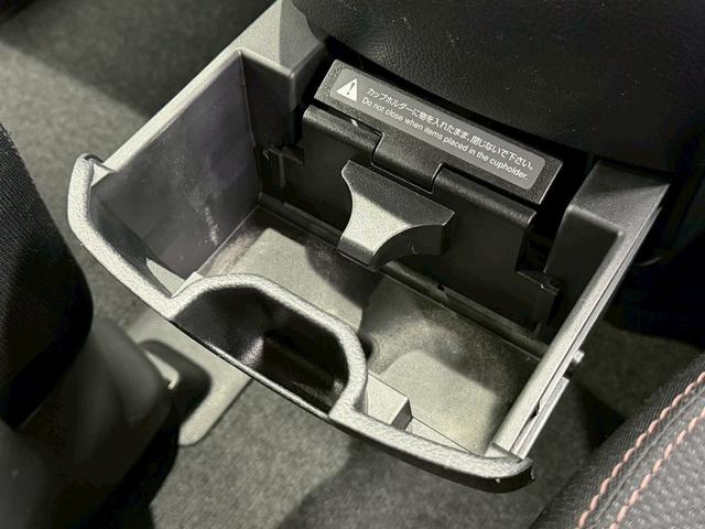 セレナ ハイウェイスター S-ハイブリッド エアロモード (禁煙車)(フリップダウンモニター)(アルパインナビ)(両側パワースライドドア)(クルーズコントロール)(アイドリングストップ)(ウォークスル)(ビルトインETC)(純正16インチAW)(40枚目)