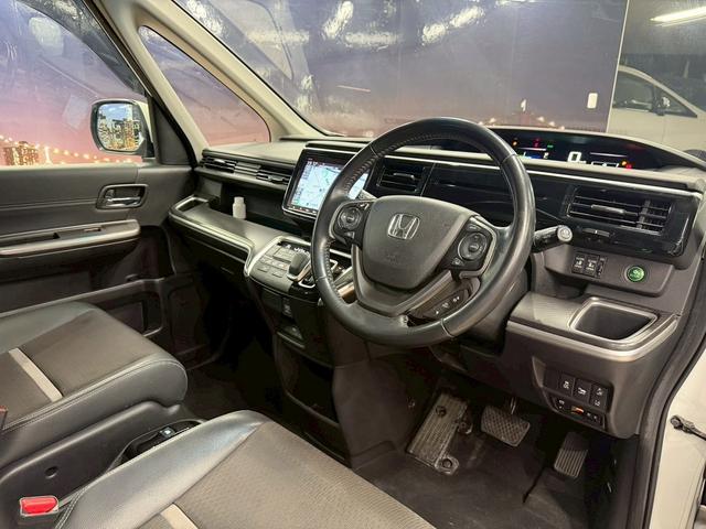 ステップワゴンスパーダ スパーダハイブリッド G・EX ホンダセンシング (後期型)(黒半革シート)(両側パワースライド)(純正メモリナビ)(全方位カメラ)(レーダークルーズ)(コーナーセンサー)(ビルトインETC)(電動パーキング)(シートヒーター)(純正16インチAW)(47枚目)