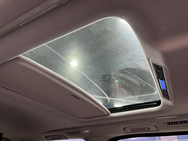 ヴェルファイア ２．５Ｚ　（サンルーフ）（フリップダウンモニター）（両側パワースライド）（純正ＳＤナビ）（バックカメラ）（ビルトインＥＴＣ）（クリアランスソナー）（オットマン）（ＬＥＤヘッド）（フォグ）（純正１８インチＡＷ）（6枚目）