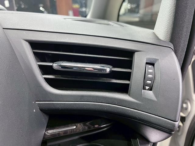 ヴェルファイア ２．５Ｚ　（サンルーフ）（フリップダウンモニター）（両側パワースライド）（純正ＳＤナビ）（バックカメラ）（ビルトインＥＴＣ）（クリアランスソナー）（オットマン）（ＬＥＤヘッド）（フォグ）（純正１８インチＡＷ）（41枚目）