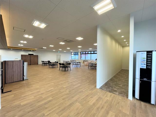 ヴェルファイア ２．５Ｚ　（サンルーフ）（フリップダウンモニター）（両側パワースライド）（純正ＳＤナビ）（バックカメラ）（ビルトインＥＴＣ）（クリアランスソナー）（オットマン）（ＬＥＤヘッド）（フォグ）（純正１８インチＡＷ）（74枚目）