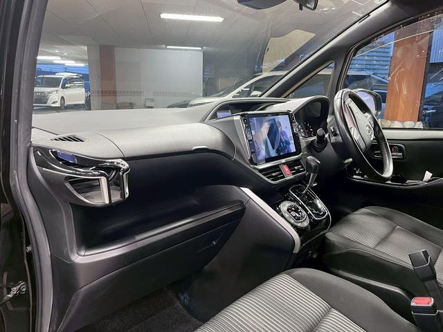 ヴォクシー ＺＳ　煌ＩＩ　（禁煙車）（後期型）（両側パワースライド）（アルパインフリップダウンモニター）（アルパインナビ）（バックカメラ）（クルーズコントロール）（ビルトインＥＴＣ）（クリアランスソナー）（純正１６インチＡＷ）（43枚目）