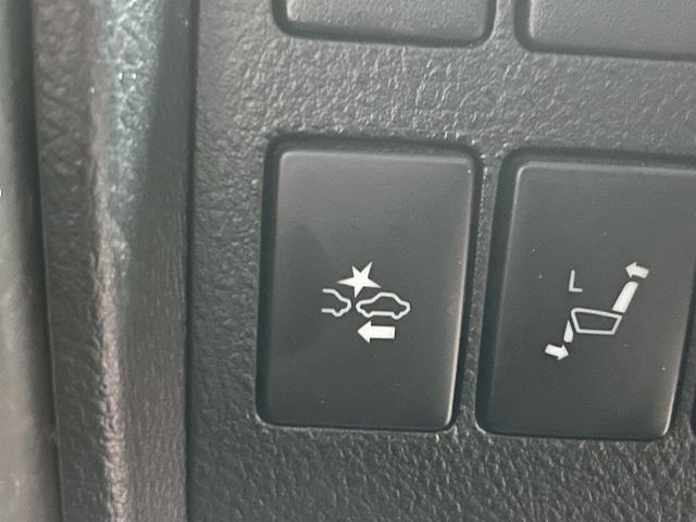 ヴェルファイア ３．５エグゼクティブラウンジ　（禁煙車）（黒本革）（両側パワスラ）（フリップダウンモニター）（ＪＢＬサウンド）（純正ＳＤナビ）（全方位カメラ）（レーダークルーズ）（パワーシート）（シートヒータ）（コーナーセンサー）（純正１８ＡＷ）（11枚目）