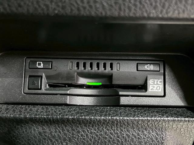 エスクァイア Ｇｉ　トヨタセーフティセンス（後期型）（両側パワースライド）（フリップダウンモニター）（黒革シート）（純正ＳＤナビ）（クルーズコントロール）（シートヒーター）（バックカメラ）（ＥＴＣ）（純正１５インチＡＷ）（13枚目）