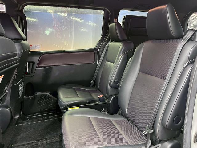 エスクァイア Ｇｉ　トヨタセーフティセンス（後期型）（両側パワースライド）（フリップダウンモニター）（黒革シート）（純正ＳＤナビ）（クルーズコントロール）（シートヒーター）（バックカメラ）（ＥＴＣ）（純正１５インチＡＷ）（27枚目）