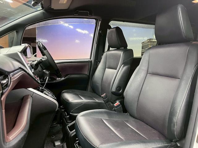 エスクァイア Ｇｉ　トヨタセーフティセンス（後期型）（両側パワースライド）（フリップダウンモニター）（黒革シート）（純正ＳＤナビ）（クルーズコントロール）（シートヒーター）（バックカメラ）（ＥＴＣ）（純正１５インチＡＷ）（29枚目）