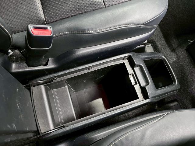 エスクァイア Ｇｉ　トヨタセーフティセンス（後期型）（両側パワースライド）（フリップダウンモニター）（黒革シート）（純正ＳＤナビ）（クルーズコントロール）（シートヒーター）（バックカメラ）（ＥＴＣ）（純正１５インチＡＷ）（33枚目）