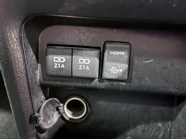 エスクァイア Ｇｉ　トヨタセーフティセンス（後期型）（両側パワースライド）（フリップダウンモニター）（黒革シート）（純正ＳＤナビ）（クルーズコントロール）（シートヒーター）（バックカメラ）（ＥＴＣ）（純正１５インチＡＷ）（36枚目）