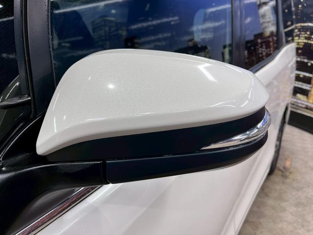 エスクァイア Ｇｉ　トヨタセーフティセンス（後期型）（両側パワースライド）（フリップダウンモニター）（黒革シート）（純正ＳＤナビ）（クルーズコントロール）（シートヒーター）（バックカメラ）（ＥＴＣ）（純正１５インチＡＷ）（50枚目）