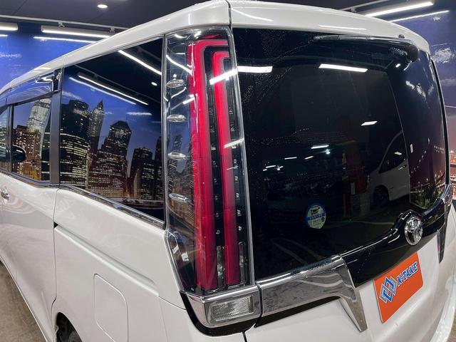 エスクァイア Ｇｉ　トヨタセーフティセンス（後期型）（両側パワースライド）（フリップダウンモニター）（黒革シート）（純正ＳＤナビ）（クルーズコントロール）（シートヒーター）（バックカメラ）（ＥＴＣ）（純正１５インチＡＷ）（53枚目）