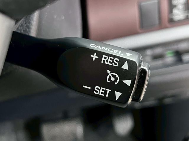 エスクァイア ハイブリッドＧｉ　（禁煙車）（後期型）（両側パワースライド）（黒革シート）（社外メモリーナビ）（レーンアシスト）（オートマチックハイビーム）（シートヒーター）（バックカメラ）（ビルトインＥＴＣ）（純正１５インチＡＷ）（9枚目）