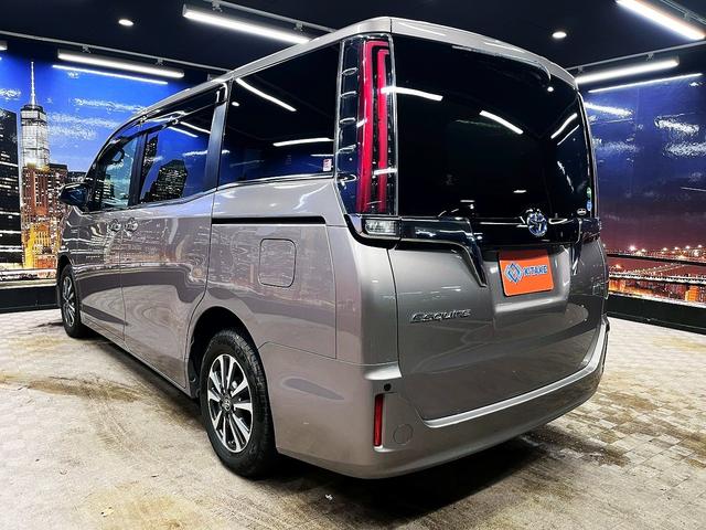 エスクァイア ハイブリッドＧｉ　（禁煙車）（後期型）（両側パワースライド）（黒革シート）（社外メモリーナビ）（レーンアシスト）（オートマチックハイビーム）（シートヒーター）（バックカメラ）（ビルトインＥＴＣ）（純正１５インチＡＷ）（24枚目）