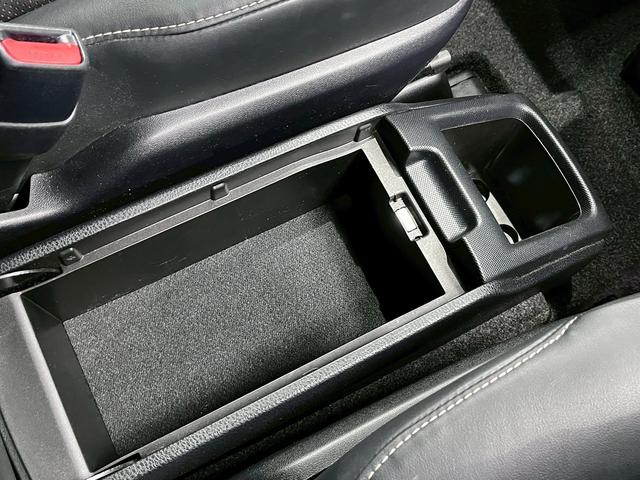 エスクァイア ハイブリッドＧｉ　（禁煙車）（後期型）（両側パワースライド）（黒革シート）（社外メモリーナビ）（レーンアシスト）（オートマチックハイビーム）（シートヒーター）（バックカメラ）（ビルトインＥＴＣ）（純正１５インチＡＷ）（30枚目）