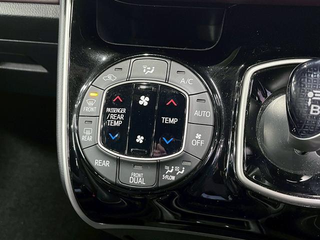 エスクァイア ハイブリッドＧｉ　（禁煙車）（後期型）（両側パワースライド）（黒革シート）（社外メモリーナビ）（レーンアシスト）（オートマチックハイビーム）（シートヒーター）（バックカメラ）（ビルトインＥＴＣ）（純正１５インチＡＷ）（32枚目）