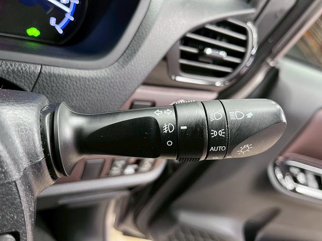 エスクァイア ハイブリッドＧｉ　（禁煙車）（後期型）（両側パワースライド）（黒革シート）（社外メモリーナビ）（レーンアシスト）（オートマチックハイビーム）（シートヒーター）（バックカメラ）（ビルトインＥＴＣ）（純正１５インチＡＷ）（40枚目）