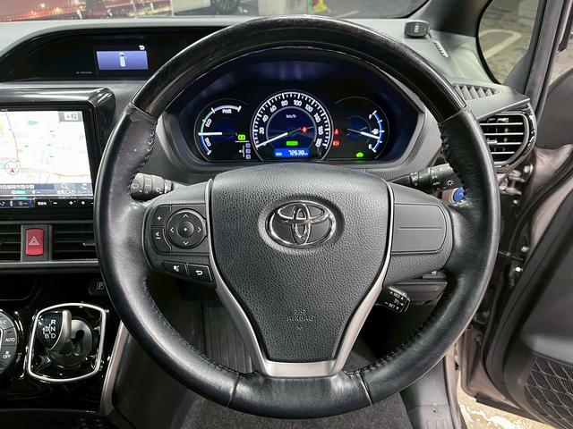 エスクァイア ハイブリッドＧｉ　（禁煙車）（後期型）（両側パワースライド）（黒革シート）（社外メモリーナビ）（レーンアシスト）（オートマチックハイビーム）（シートヒーター）（バックカメラ）（ビルトインＥＴＣ）（純正１５インチＡＷ）（42枚目）