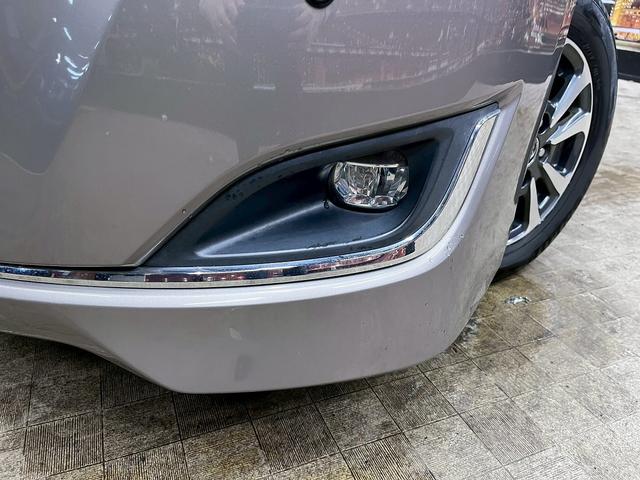 エスクァイア ハイブリッドＧｉ　（禁煙車）（後期型）（両側パワースライド）（黒革シート）（社外メモリーナビ）（レーンアシスト）（オートマチックハイビーム）（シートヒーター）（バックカメラ）（ビルトインＥＴＣ）（純正１５インチＡＷ）（45枚目）