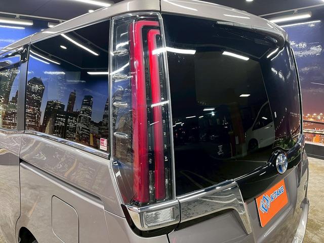 エスクァイア ハイブリッドＧｉ　（禁煙車）（後期型）（両側パワースライド）（黒革シート）（社外メモリーナビ）（レーンアシスト）（オートマチックハイビーム）（シートヒーター）（バックカメラ）（ビルトインＥＴＣ）（純正１５インチＡＷ）（52枚目）