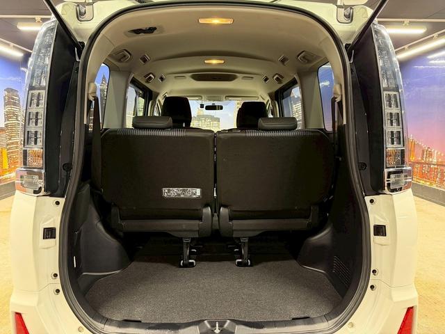 ヴォクシー ＺＳ　煌　（禁煙車）（両側パワースライド）（純正ＳＤナビ）（バックカメラ）（ビルトインＥＴＣ）（ＬＥＤヘッド）（スマートキー＆プッシュスタート）（Ｂｌｕｅｔｏｏｔｈ対応）（ウォークスルー）（純正１６インチＡＷ）（14枚目）