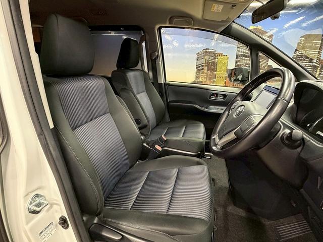 ヴォクシー ＺＳ　煌　（禁煙車）（両側パワースライド）（純正ＳＤナビ）（バックカメラ）（ビルトインＥＴＣ）（ＬＥＤヘッド）（スマートキー＆プッシュスタート）（Ｂｌｕｅｔｏｏｔｈ対応）（ウォークスルー）（純正１６インチＡＷ）（16枚目）