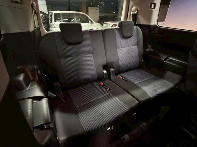 ヴォクシー ＺＳ　煌　（禁煙車）（両側パワースライド）（純正ＳＤナビ）（バックカメラ）（ビルトインＥＴＣ）（ＬＥＤヘッド）（スマートキー＆プッシュスタート）（Ｂｌｕｅｔｏｏｔｈ対応）（ウォークスルー）（純正１６インチＡＷ）（18枚目）